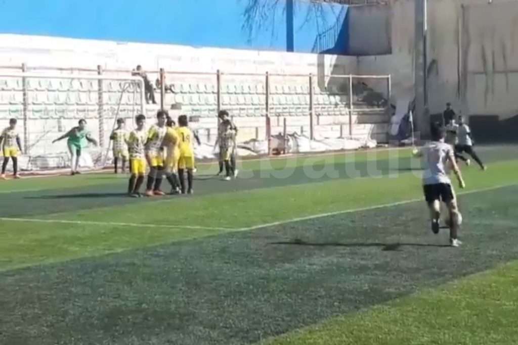 باشگاه فوتبال شهر ورزش لارکوه